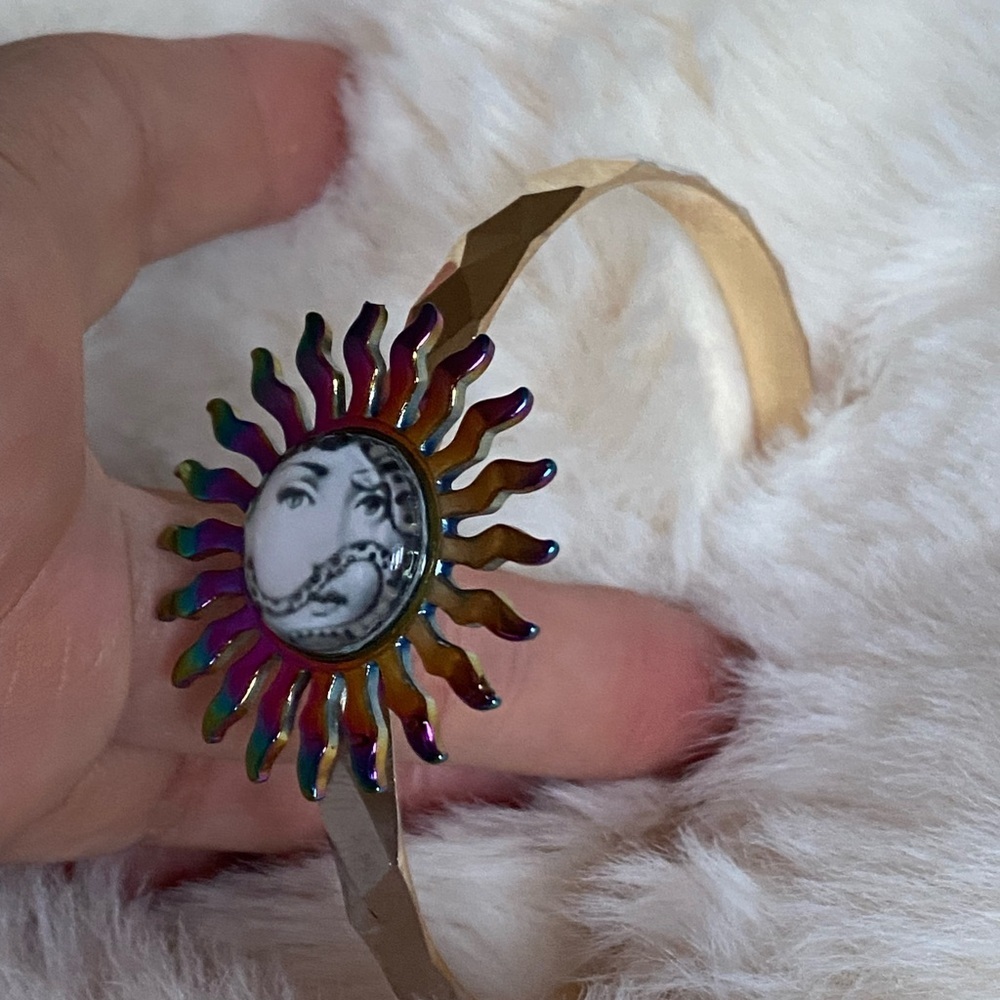Fornasetti inspired puple Sunburst Bracelet with gold tones - Picture 2 of 8